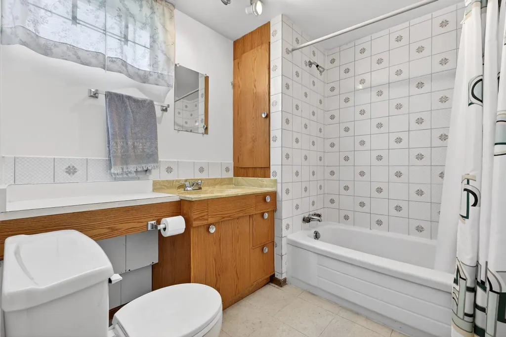912 Stonehaven Road SW Calgary AB T2W 0P6