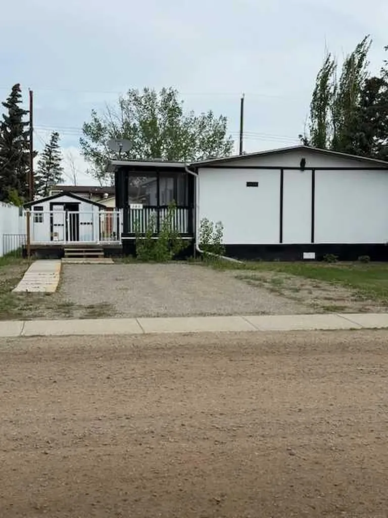 205 5 Avenue N Champion AB T0L 0R0