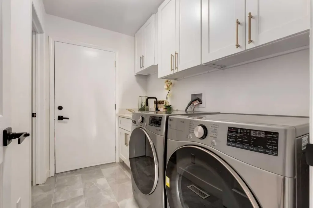 113 Straddock Terrace SW Calgary AB T3H2T4
