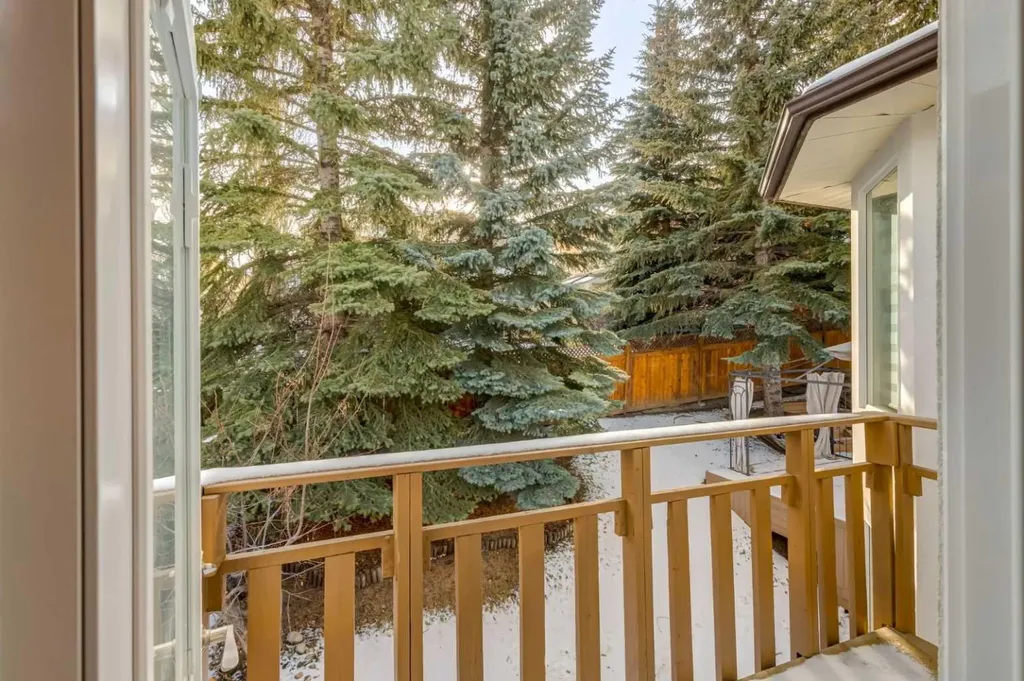 113 Straddock Terrace SW Calgary AB T3H2T4