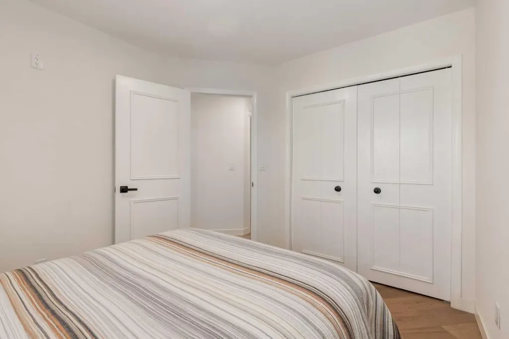 113 Straddock Terrace SW Calgary AB T3H2T4