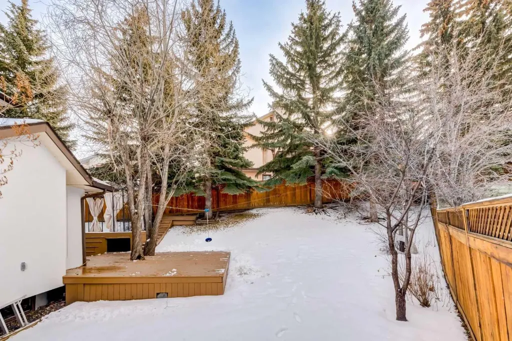 113 Straddock Terrace SW Calgary AB T3H2T4