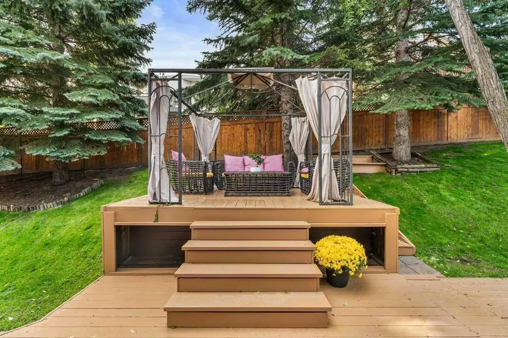 113 Straddock Terrace SW Calgary AB T3H2T4