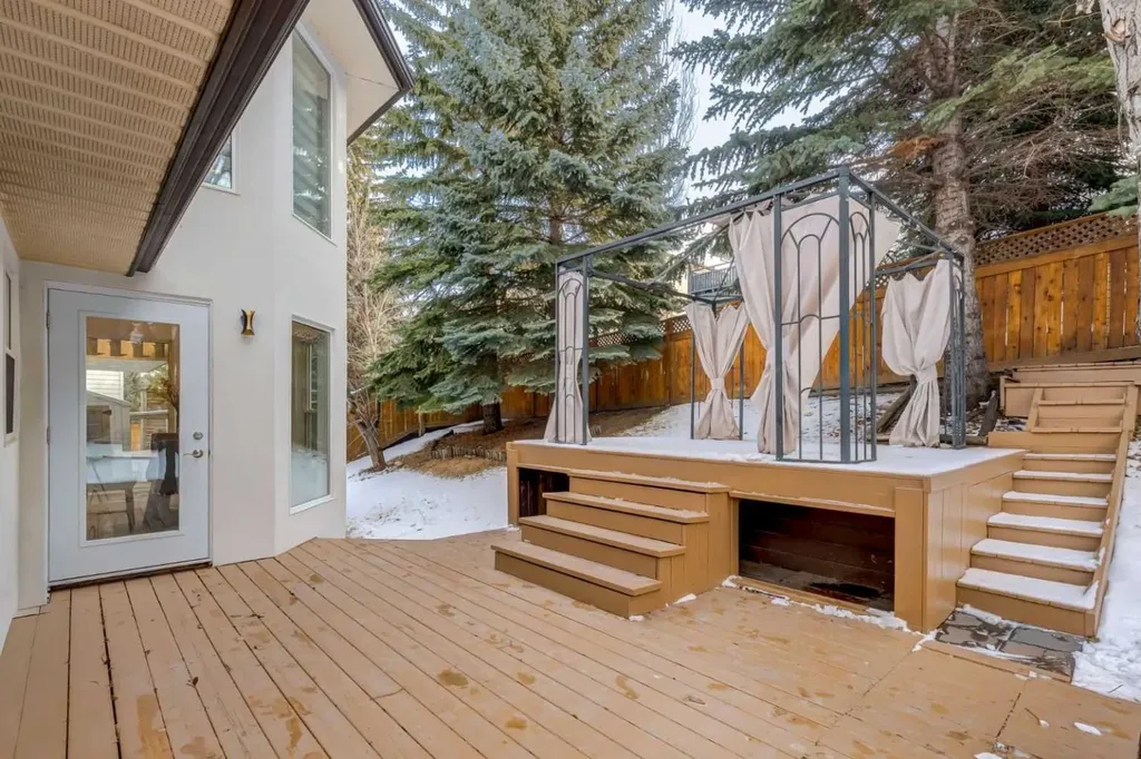 113 Straddock Terrace SW Calgary AB T3H2T4
