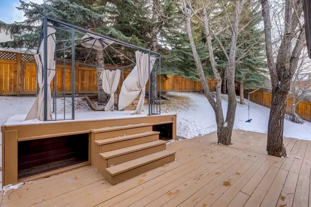 113 Straddock Terrace SW Calgary AB T3H2T4