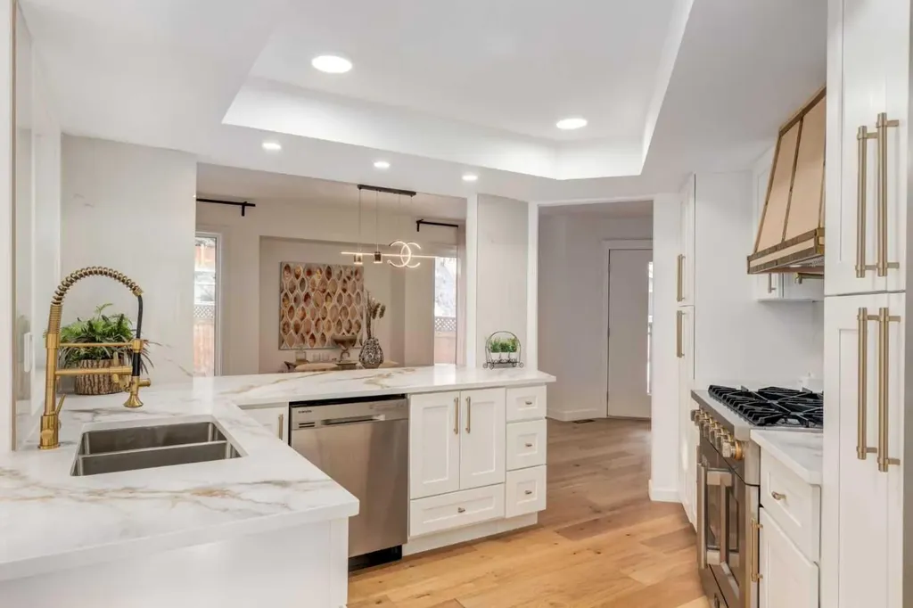 113 Straddock Terrace SW Calgary AB T3H2T4