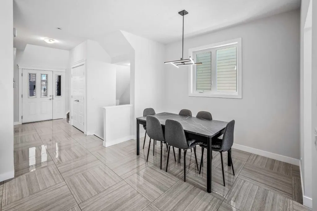 858 Evanston Drive NW Calgary AB T3P 0L9