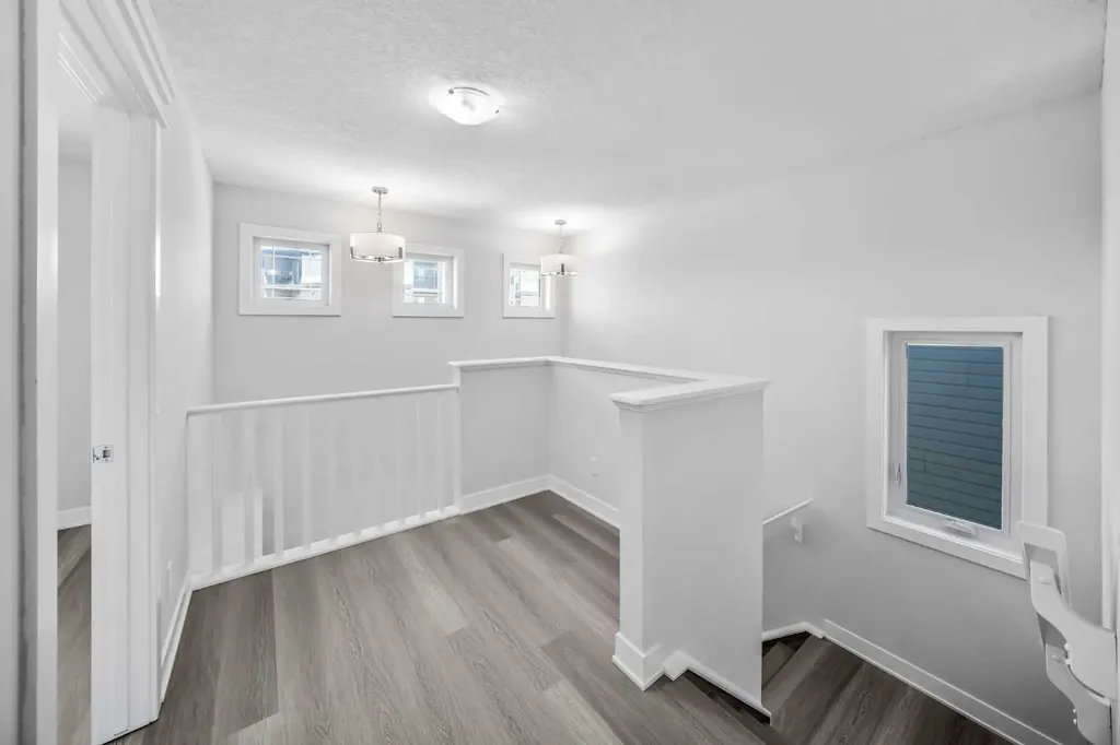 858 Evanston Drive NW Calgary AB T3P 0B1