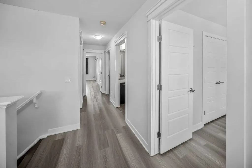 858 Evanston Drive NW Calgary AB T3P 0B1