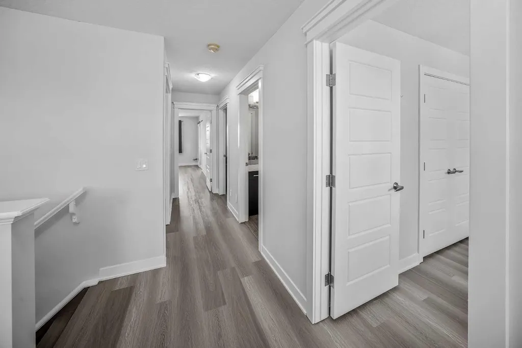 858 Evanston Drive NW Calgary AB T3P 0L9