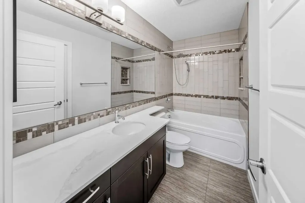 858 Evanston Drive NW Calgary AB T3P 0B1
