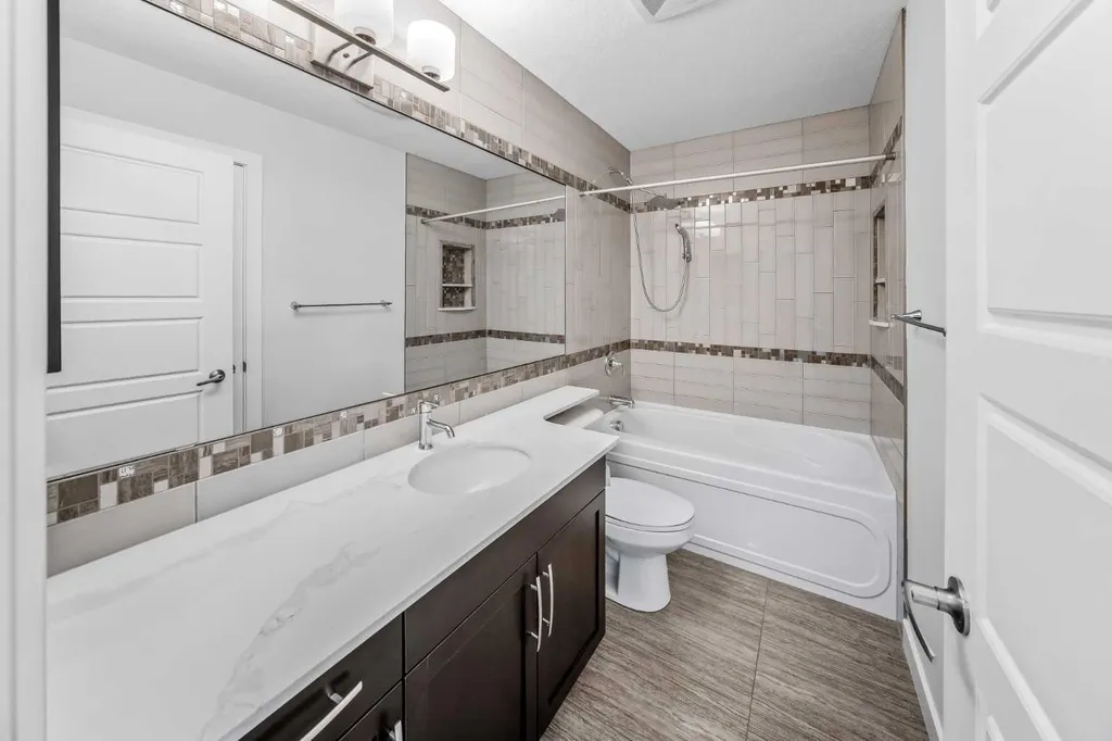 858 Evanston Drive NW Calgary AB T3P 0L9