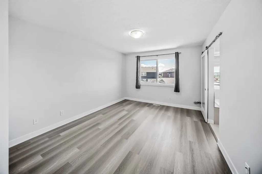 858 Evanston Drive NW Calgary AB T3P 0B1