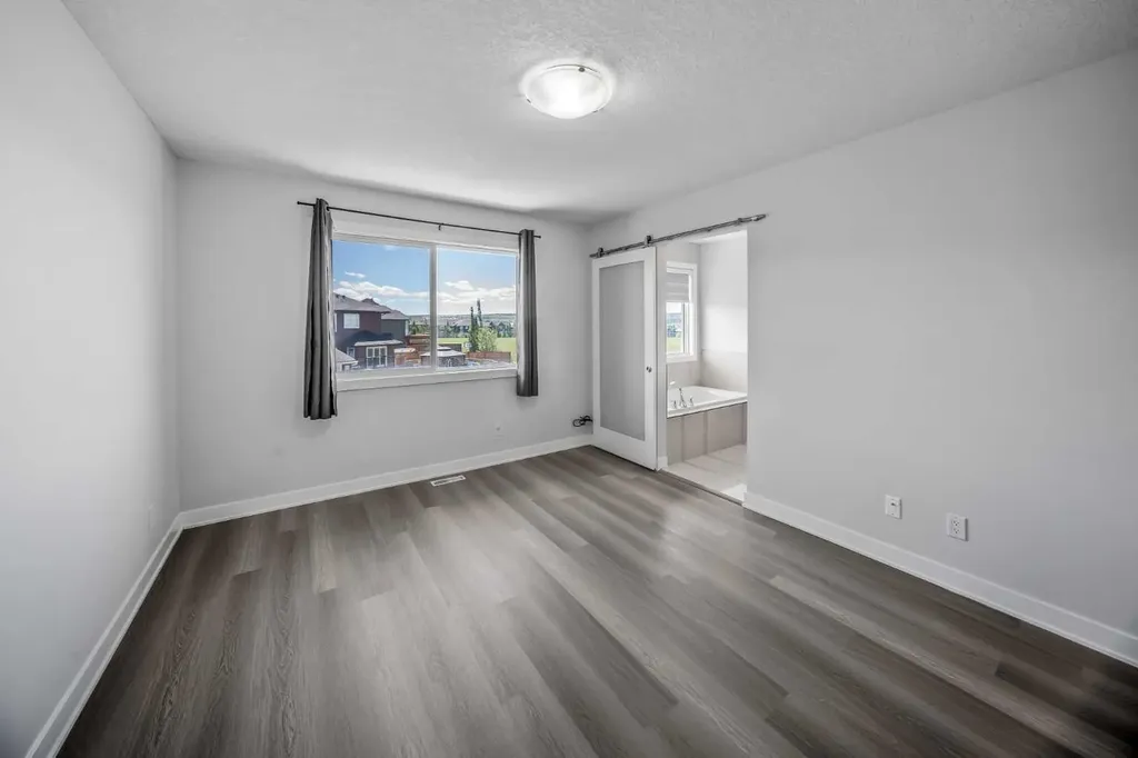 858 Evanston Drive NW Calgary AB T3P 0B1