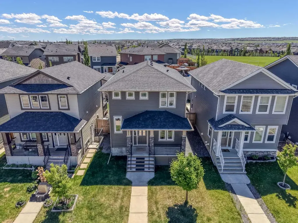 858 Evanston Drive NW Calgary AB T3P 0B1
