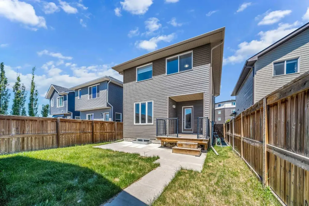 858 Evanston Drive NW Calgary AB T3P 0B1