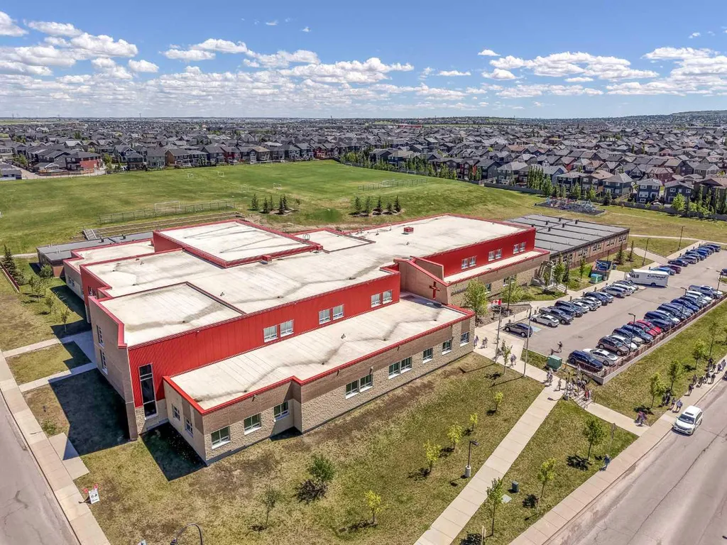 858 Evanston Drive NW Calgary AB T3P 0L9