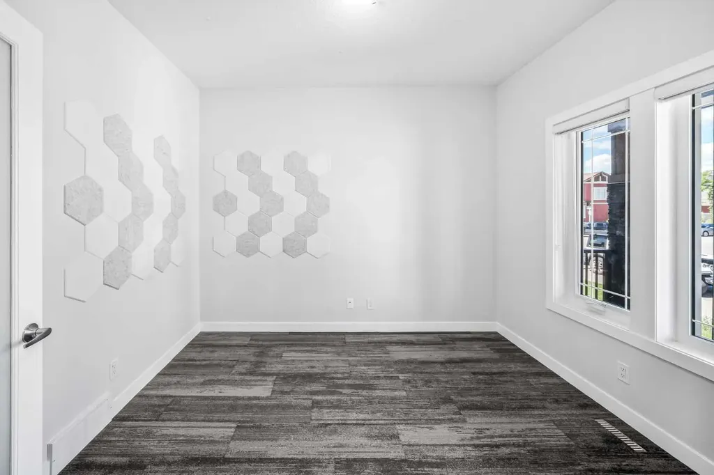 858 Evanston Drive NW Calgary AB T3P 0B1