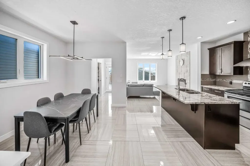 858 Evanston Drive NW Calgary AB T3P 0B1