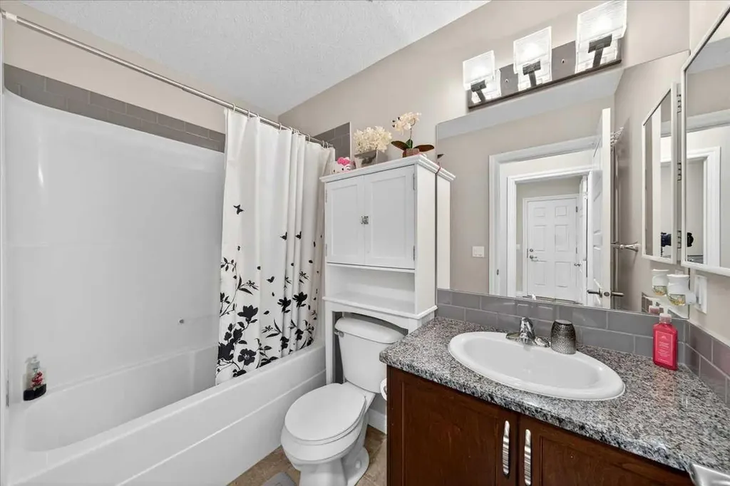 248 Rainbow Falls Way Chestermere AB T1X 0S9