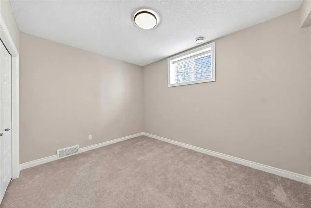 248 Rainbow Falls Way Chestermere AB T1X 0S9