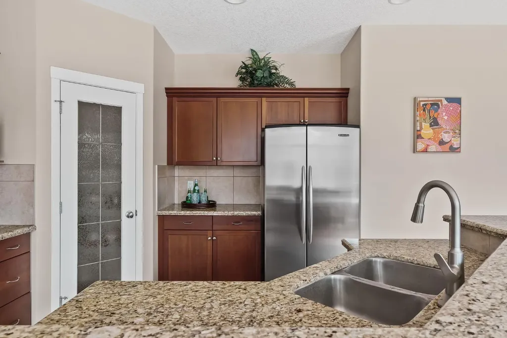 430 Discovery Ridge Boulevard SW Calgary AB T3H 5T7