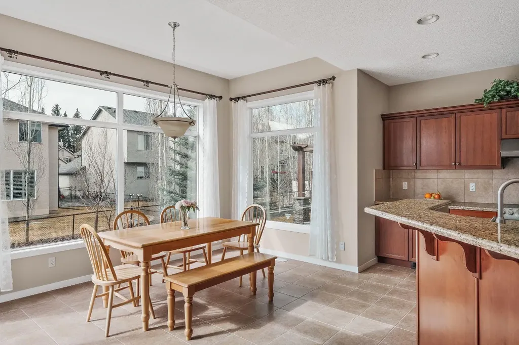 430 Discovery Ridge Boulevard SW Calgary AB T3H 5T7