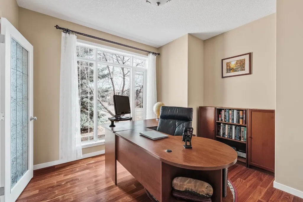 430 Discovery Ridge Boulevard SW Calgary AB T3H 5T7