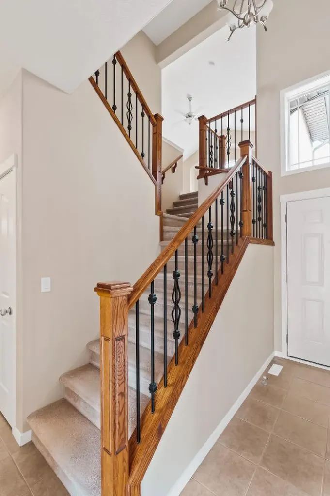 430 Discovery Ridge Boulevard SW Calgary AB T3H 5T7