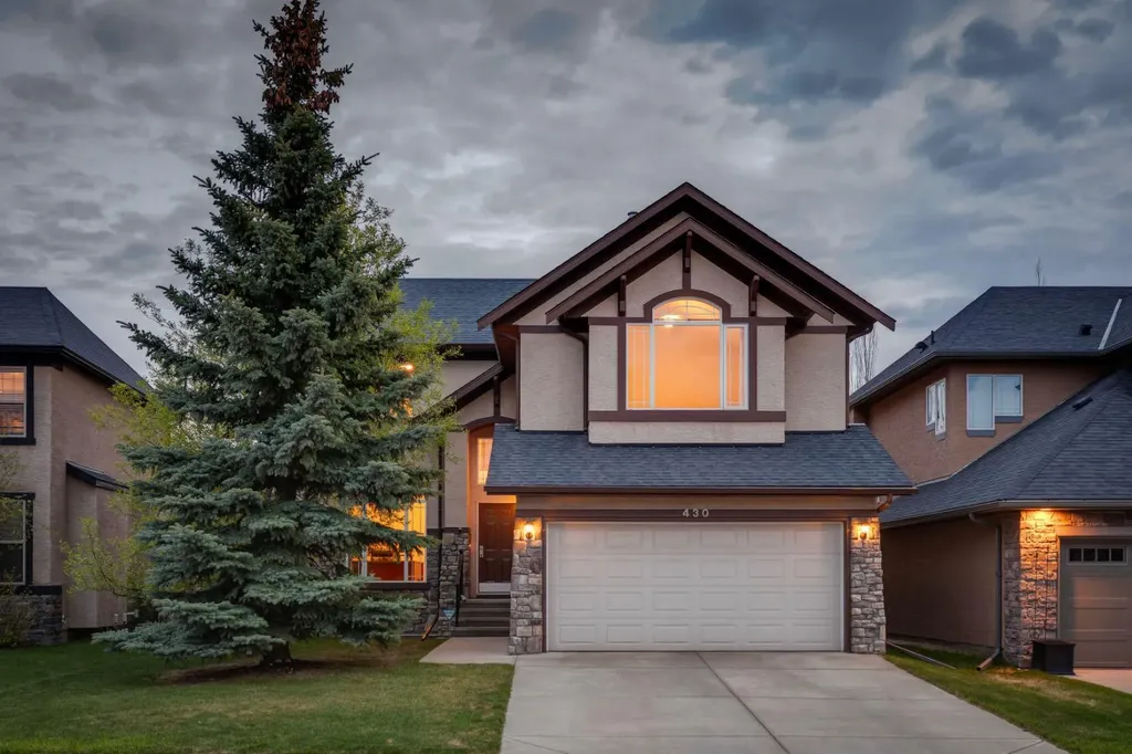 430 Discovery Ridge Boulevard SW Calgary AB T3H 5T7