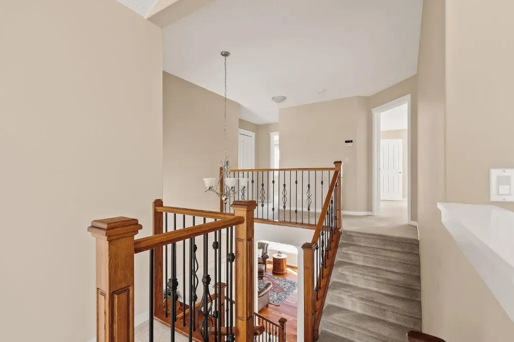 430 Discovery Ridge Boulevard SW Calgary AB T3H 5T7