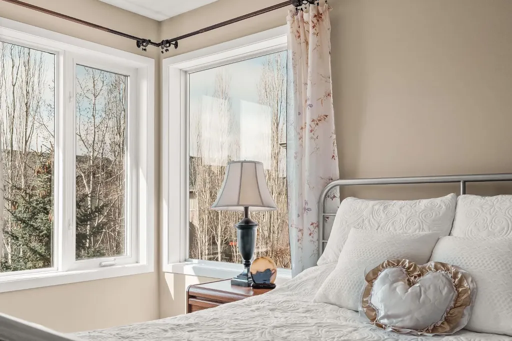 430 Discovery Ridge Boulevard SW Calgary AB T3H 5T7