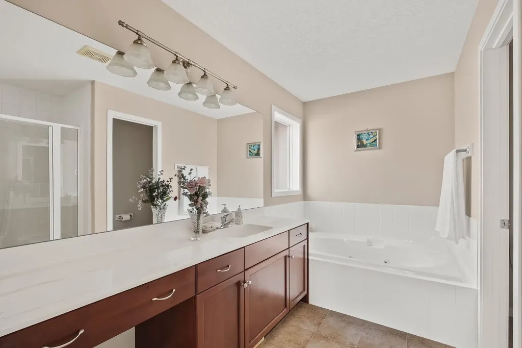 430 Discovery Ridge Boulevard SW Calgary AB T3H 5T7