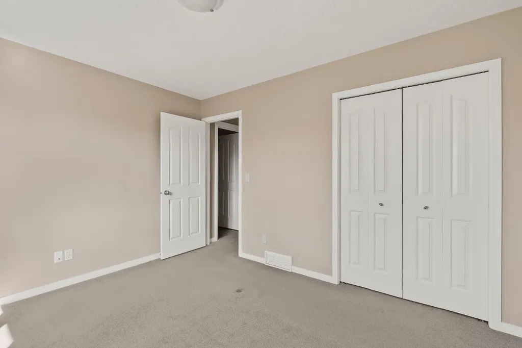 430 Discovery Ridge Boulevard SW Calgary AB T3H 5T7