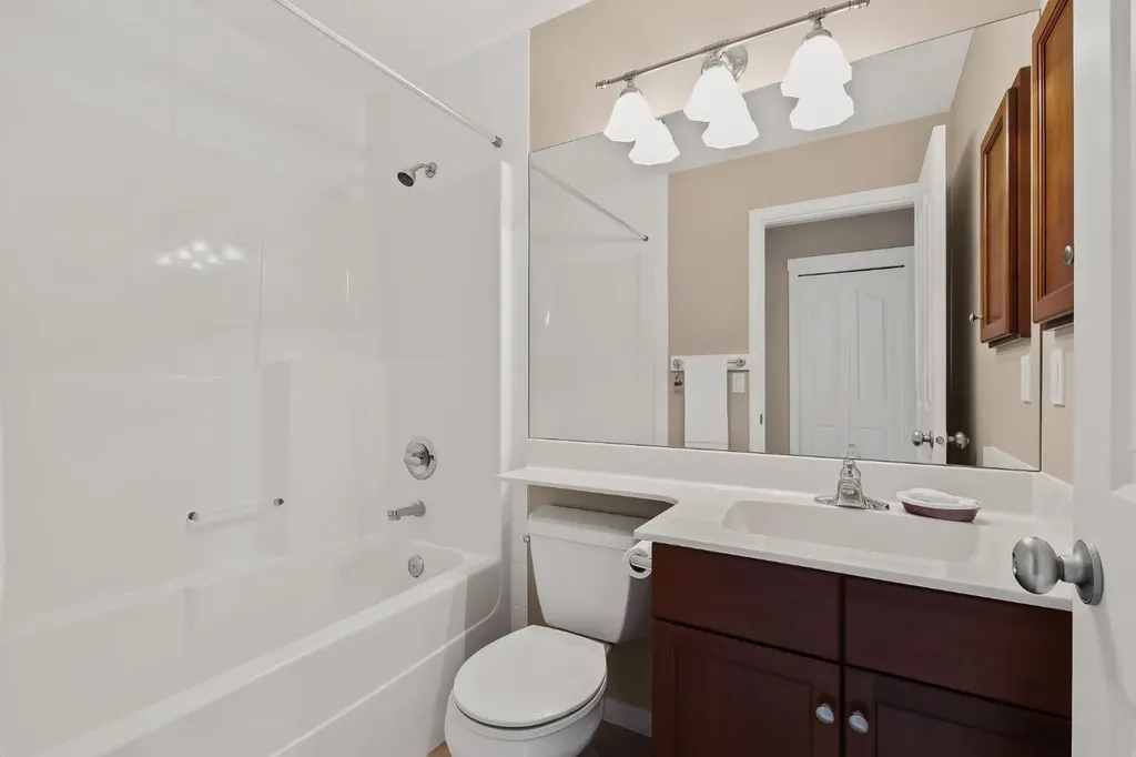 430 Discovery Ridge Boulevard SW Calgary AB T3H 5T7
