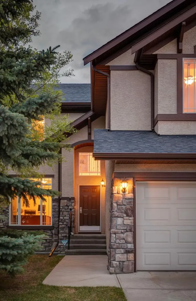430 Discovery Ridge Boulevard SW Calgary AB T3H 5T7