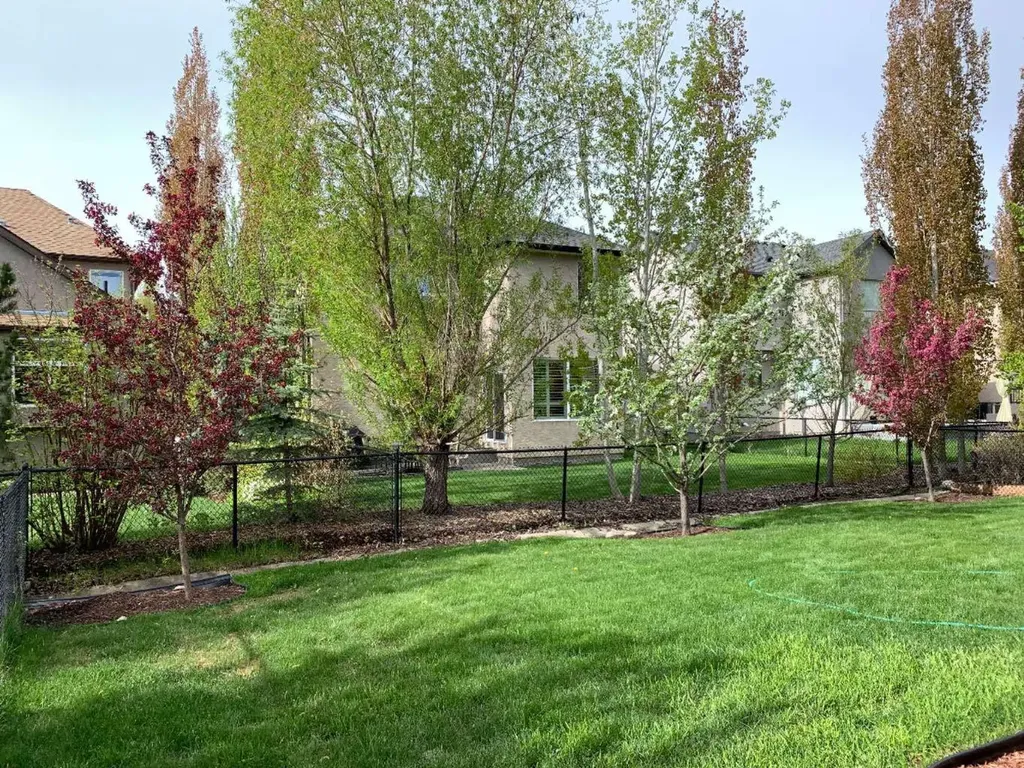 430 Discovery Ridge Boulevard SW Calgary AB T3H 5T7