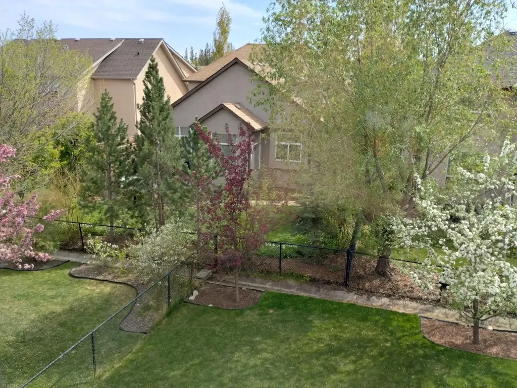 430 Discovery Ridge Boulevard SW Calgary AB T3H 5T7