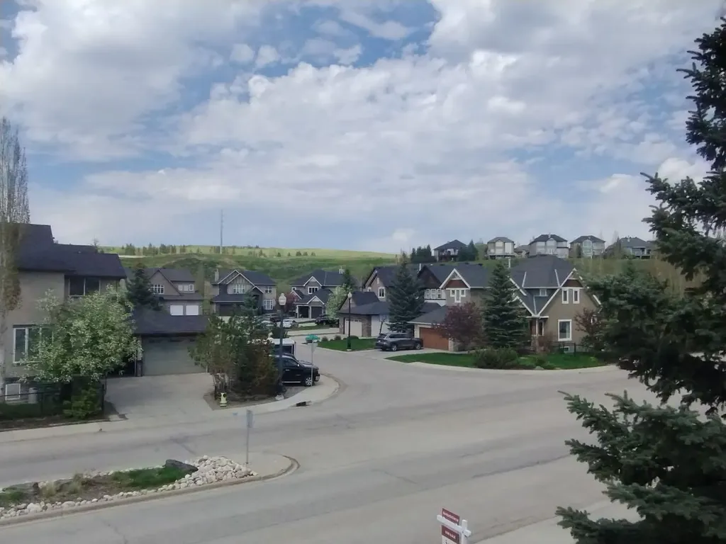 430 Discovery Ridge Boulevard SW Calgary AB T3H 5T7