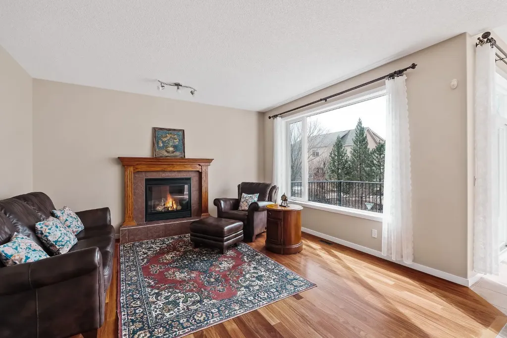 430 Discovery Ridge Boulevard SW Calgary AB T3H 5T7