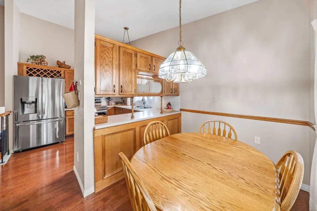120 Shawnessy Drive SW Calgary AB T2Y1B4
