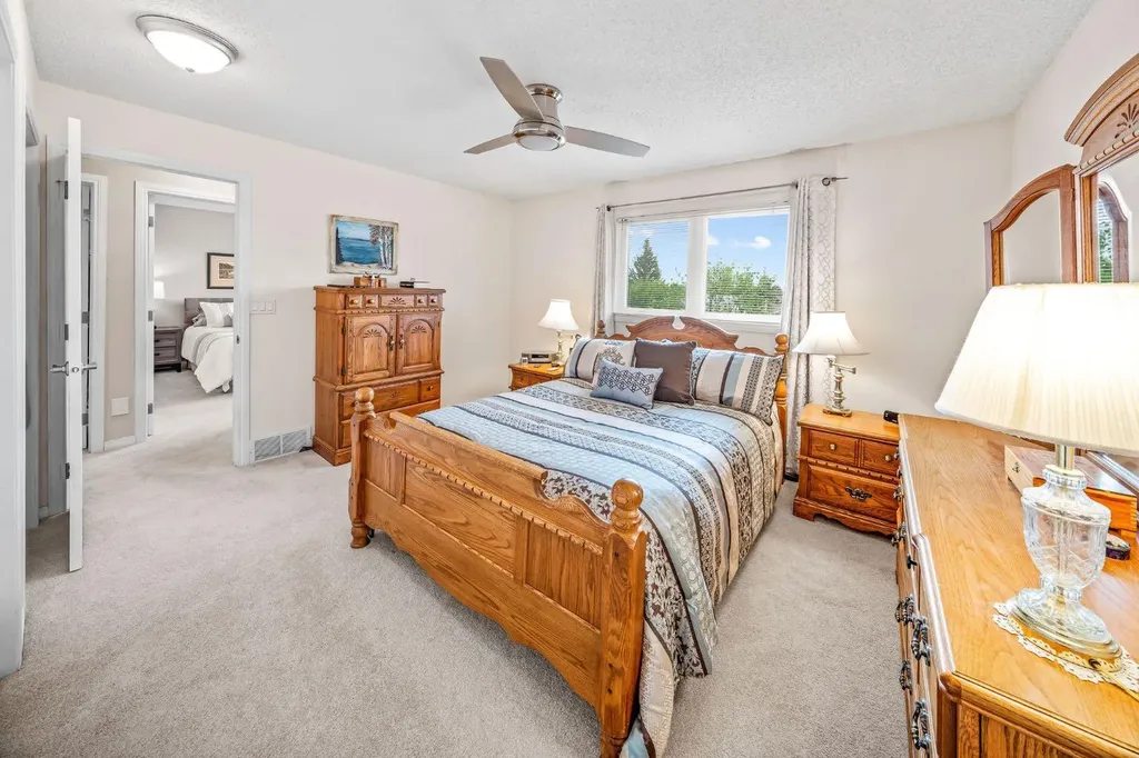 120 Shawnessy Drive SW Calgary AB T2Y1B4