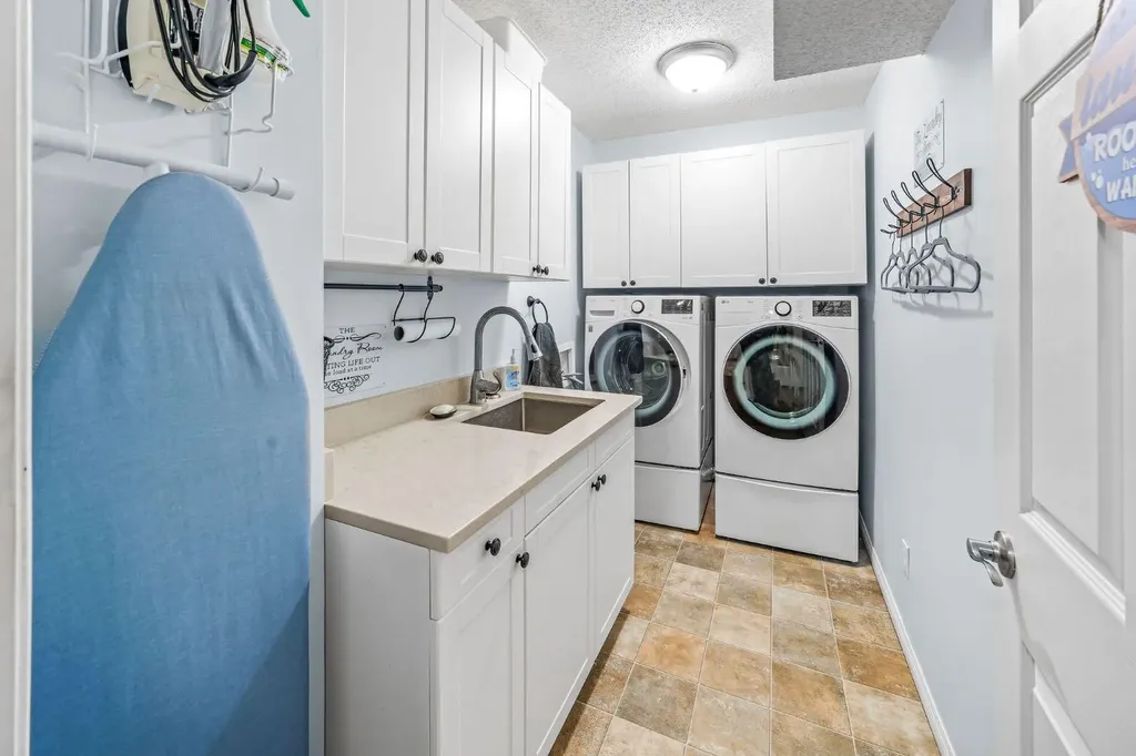 120 Shawnessy Drive SW Calgary AB T2Y1B4
