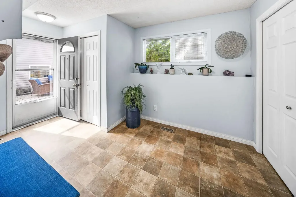 120 Shawnessy Drive SW Calgary AB T2Y1B4