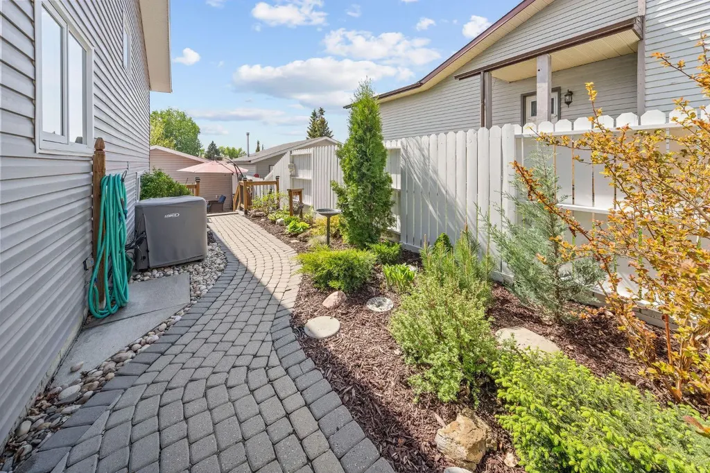 120 Shawnessy Drive SW Calgary AB T2Y1B4