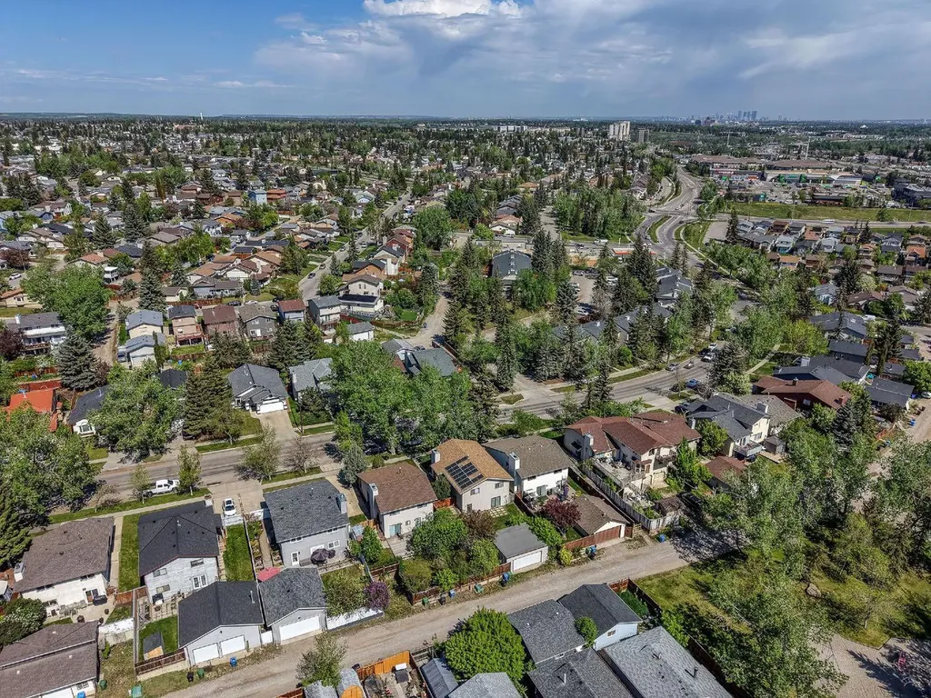 120 Shawnessy Drive SW Calgary AB T2Y1B4