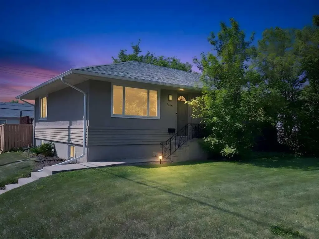 2203 9 Avenue NW Calgary AB T2N 1E8