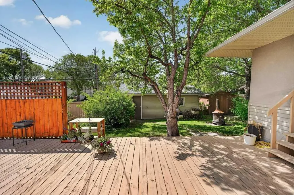 2203 9 Avenue NW Calgary AB T2N 1E8