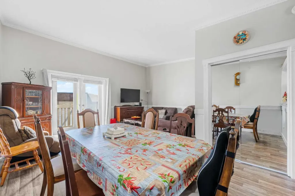 455 Huntsville Crescent NW Calgary AB T2K 4W3