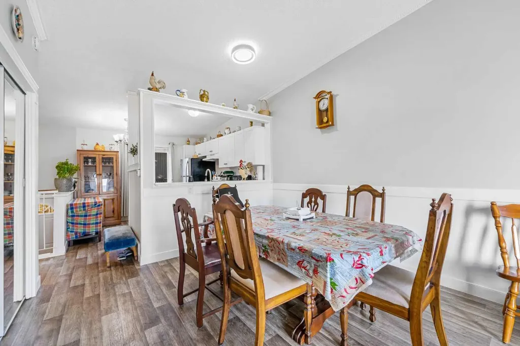 455 Huntsville Crescent NW Calgary AB T2K 4W3